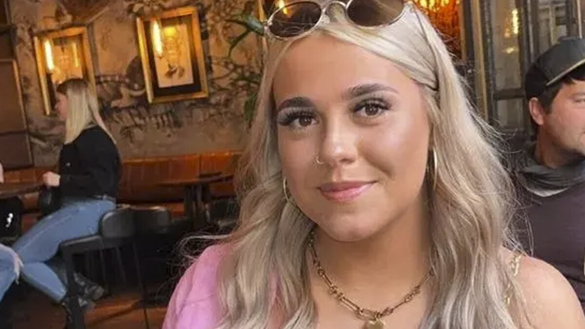 Un dolor de garganta le costó la vida: investigan extraña muerte de una joven de 17 años 9 Un dolor de garganta le costó la vida: investigan extraña muerte de una joven de 17 años Una joven de 17 años murió tras sufrir un dolor de garganta. Esto es lo que se sabe.