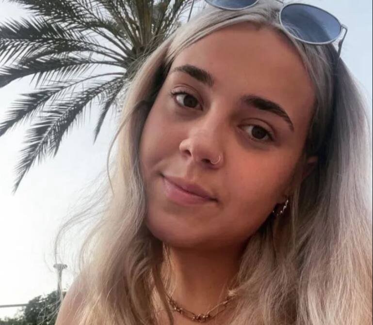 Un dolor de garganta le costó la vida: investigan extraña muerte de una joven de 17 años 1 Un dolor de garganta le costó la vida: investigan extraña muerte de una joven de 17 años Una joven de 17 años murió tras sufrir un dolor de garganta. Esto es lo que se sabe.