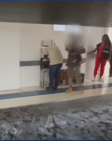 Secuestró a su propio hijo al no poder tener la custodia 1 Secuestró a su propio hijo al no poder tener la custodia Un hombre secuestró a su propio hijo, todo porque no pudo obtener la custodia del bebé, quien vivía con su madre.