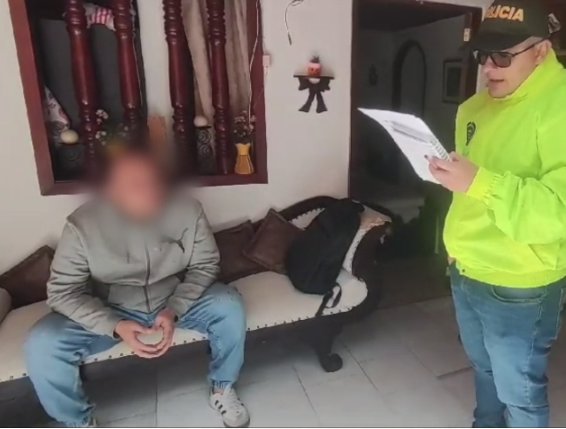 Capturaron a los presuntos responsables de una masacre donde incineraron a 3 personas 1 Capturaron a los presuntos responsables de una masacre donde incineraron a 3 personas La Policía Nacional informó la captura de tres personas señaladas de ser los responsables de una masacre en la que murieron 3 personas el pasado 13 de enero de 2023, las víctimas son una mujer que se encontraba embarazada, un menor de edad y un hombre que después de ser asesinados, fueron incinerados sobre las llantas de un carro.