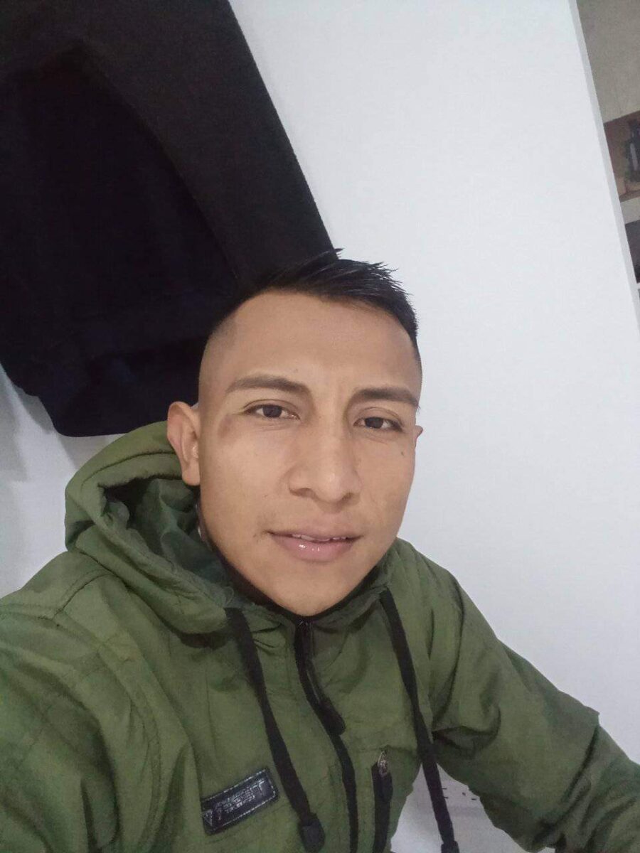 Así fue como sicarios acabaron con la vida de Silvio en Kennedy 1 Así fue como sicarios acabaron con la vida de Silvio en Kennedy Silvio Mamián, de 30 años, fue asesinado a bala por un sujeto que se movilizaba en moto en la localidad de Kennedy.