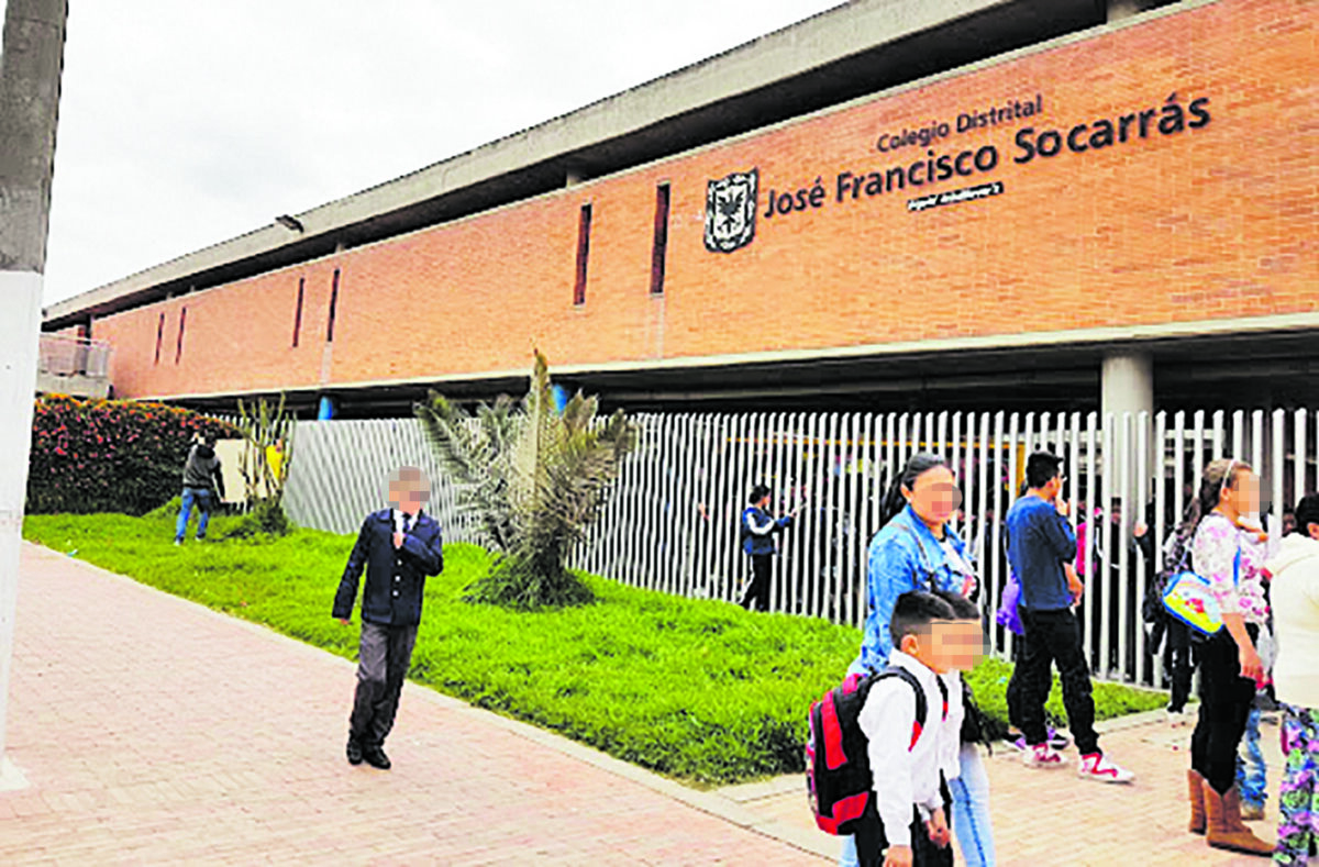 Preocupación por violencia en entornos escolares Dos de los casos más recientes ocurrieron en las últimas semanas en instituciones educativas de las localidades de Suba y Bosa. En uno de los casos, un menor de 9 años recibió una fuerte golpiza de parte de un compañero de salón, al punto que tuvo que ser hospitalizado varios días. En el otro, una docente fue agredida por una madre de familia. Les contamos.