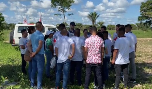 ELN interceptaron caravana humanitaria y se llevaron a las personas liberadas Personas que fueron capturadas por las disidencias de las Farc fueron rescatadas en una misión humanitaria para luego ser retenidas por el ELN.