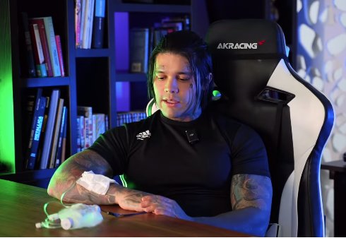 Esta fue la parte del cuerpo que Yeferson Cossio se mandó a alargar con una cirugía Es común ver que el creador de contenido Yeferson Cossio se vuelva tendencia en las redes sociales, muchas veces por algunas situaciones polémicas que despiertan múltiples reacciones en las redes sociales y como ya es costumbre, en las últimas horas ha dado de qué hablar nuevamente.