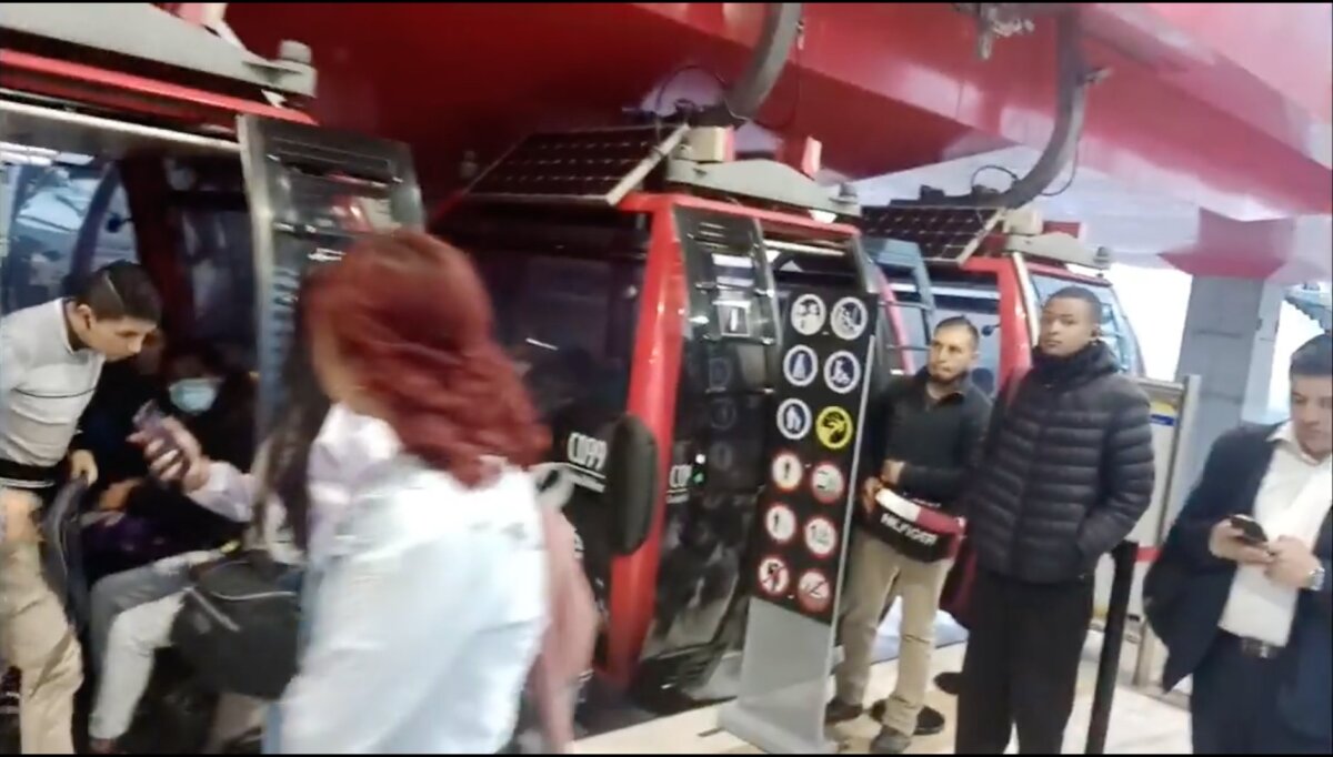 ¡Atención! Fuerte choque entre cabinas de TransmiCable Hace pocos minutos se registró un fuerte choque entre dos cabinas de TransmiCable.