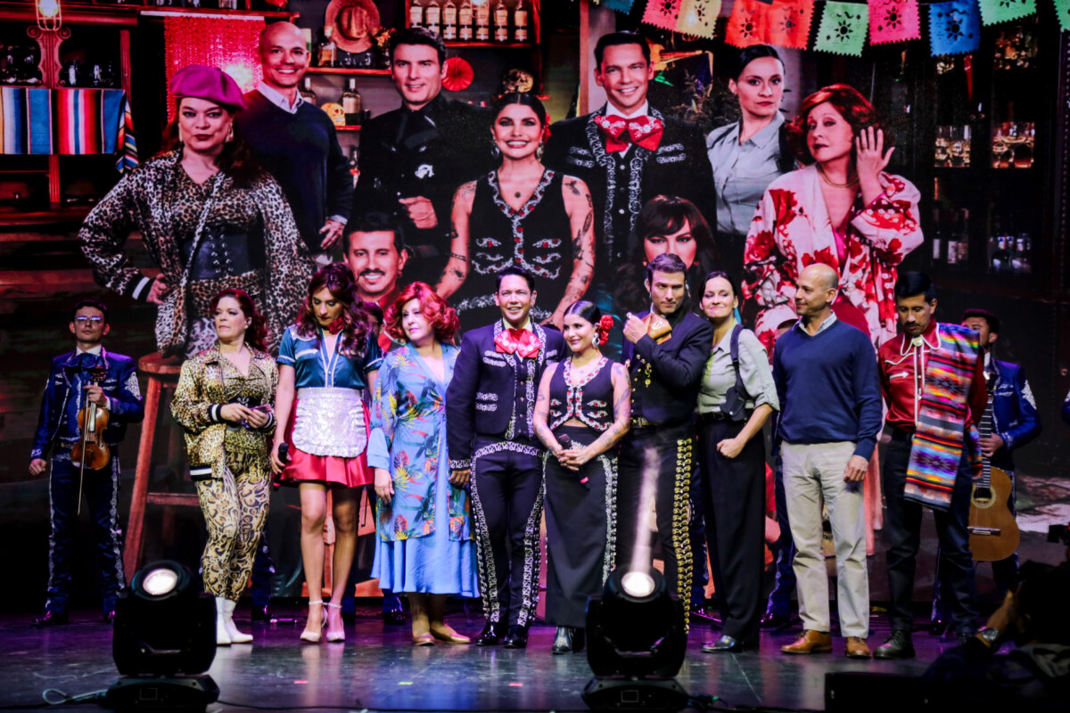 ‘La hija del mariachi’ ahora canta en el teatro 1 ‘La hija del mariachi’ ahora canta en el teatro Tras 17 años del éxito de la telenovela 'La Hija del Mariachi', el canal RCN decidió llevarla al género del teatro musical.