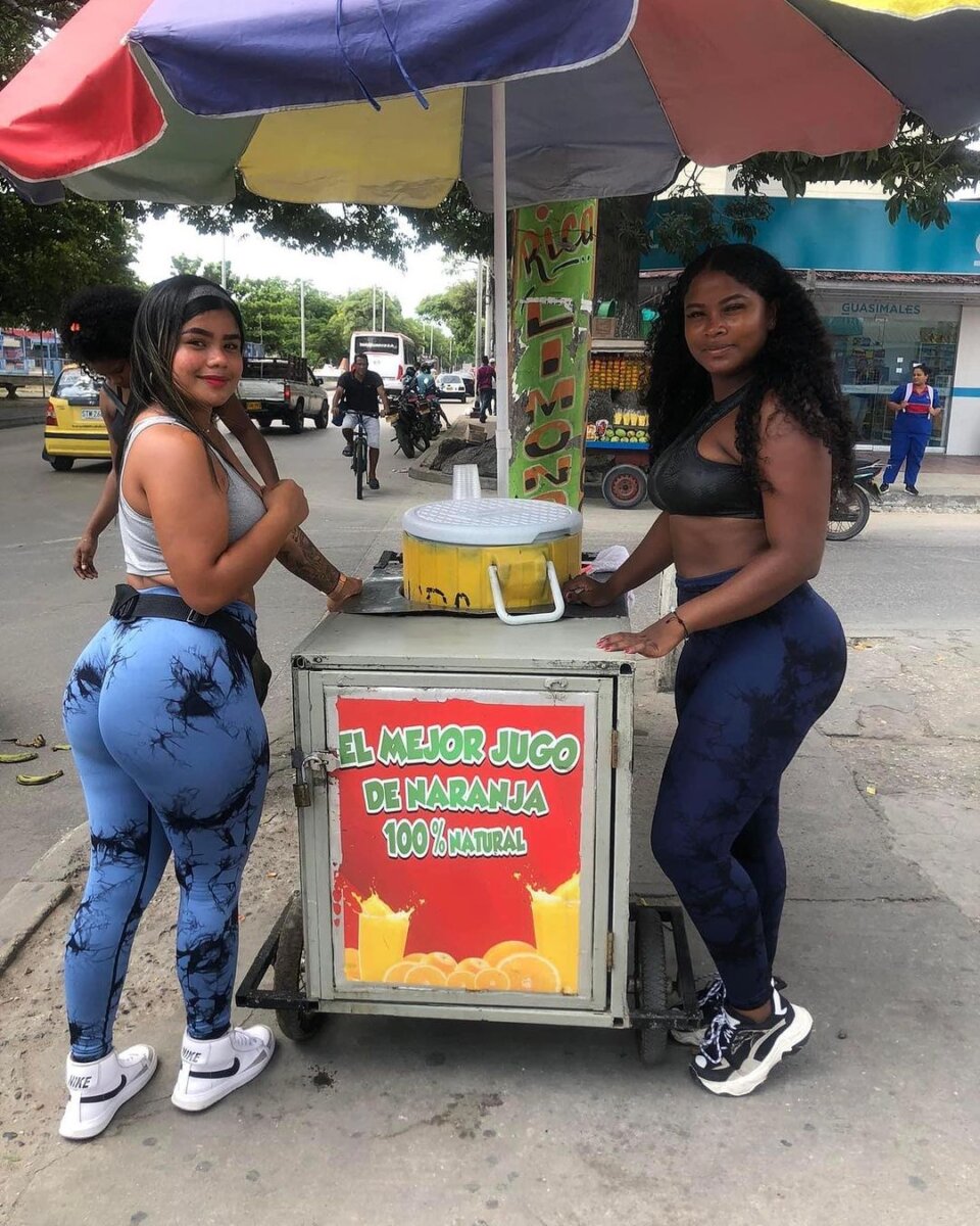 Así es como ‘Las Chicas Limonada’ conquistan corazones y paladares Las dos jóvenes emprendedoras han captado la atención por su carisma y dinamismo. En diversos videos, comparten sobre su proyecto y cómo comenzaron en este negocio, que parece brindarles buenos beneficios económicos.