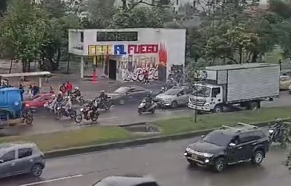 A esta hora se presentan manifestaciones en la Cra 30 Hay afectación en varios puntos de la ciudad por manifestaciones.