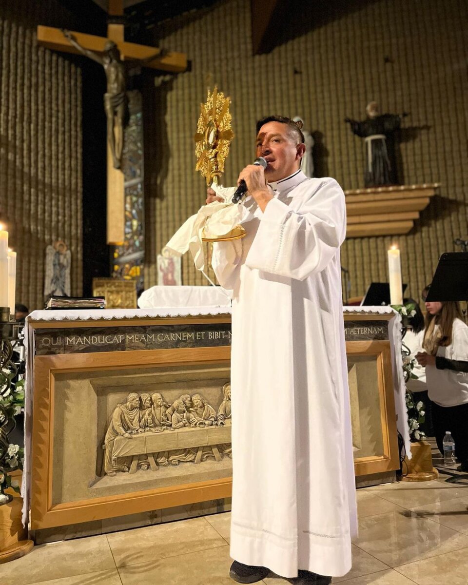 Angustioso relato del 'Padre Chucho' tras quedar atrapado en medio de la guerra en Israel 1 Angustioso relato del 'Padre Chucho' tras quedar atrapado en medio de la guerra en Israel El 'Padre Chucho' se encontraba en una celebración religiosa en Israel cuando fue sorprendido por los bombardeos.