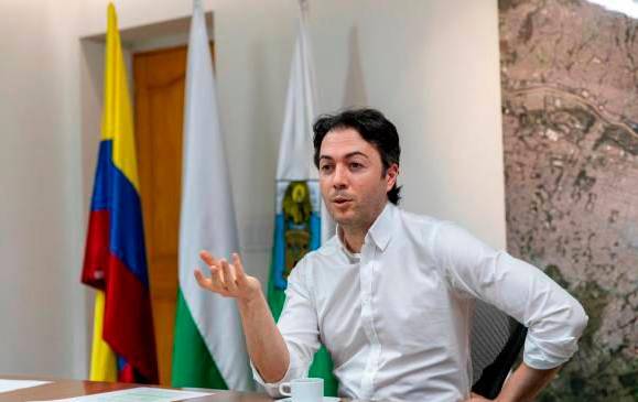 "No puedo quedarme de brazos cruzados": Daniel Quintero tras renunciar a la alcaldía de Medellín 2 "No puedo quedarme de brazos cruzados": Daniel Quintero tras renunciar a la alcaldía de Medellín