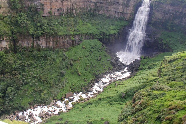 El Salto del Tequendama no tendrá mirador Por esta razón no se avaló el proyecto que contemplaba la instalación de un mirador en el Salto del Tequendama.