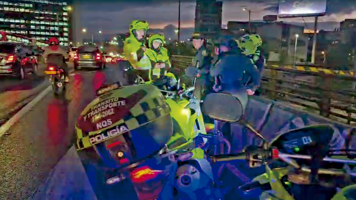 policía