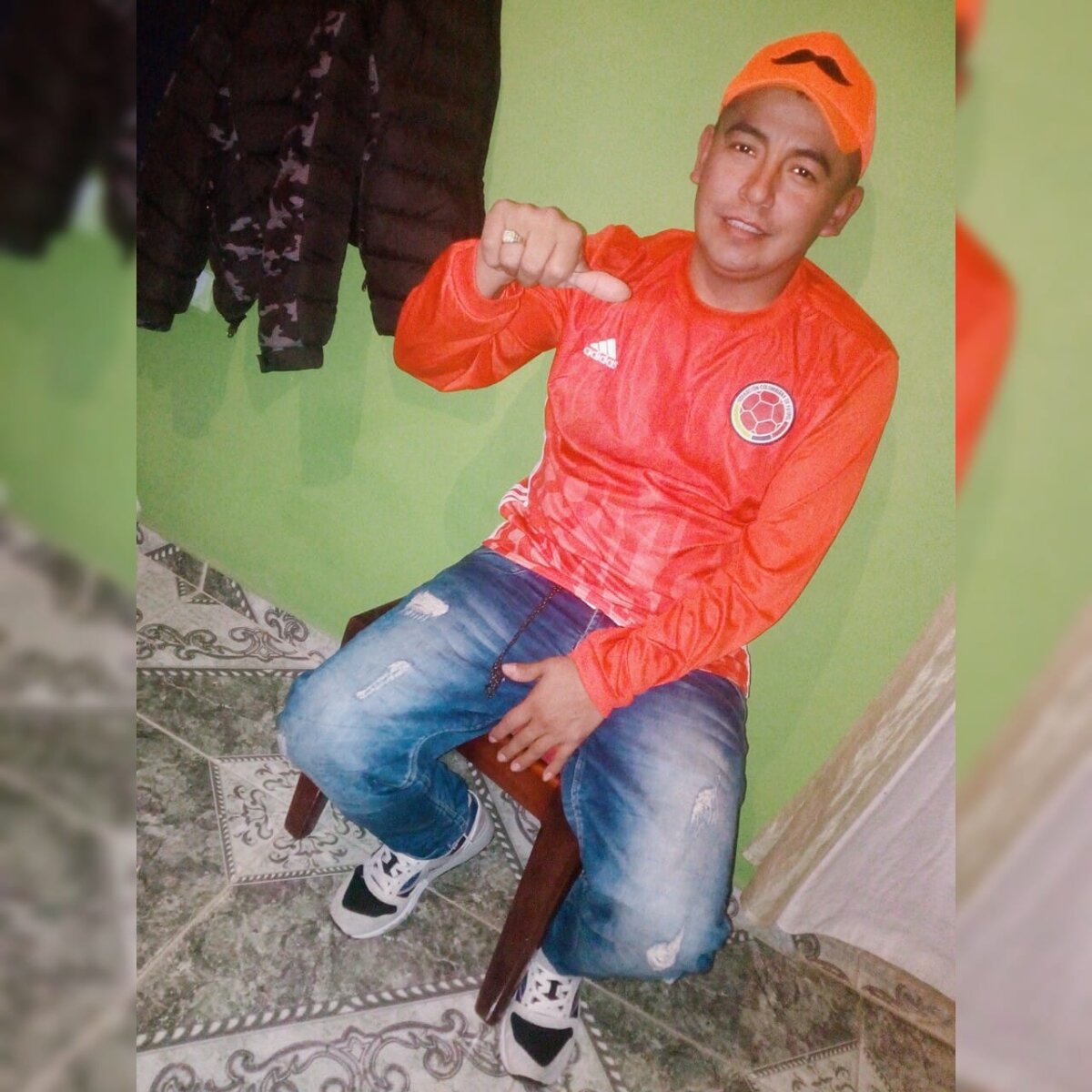 Doble homicidio en Ciudad Bolívar En un local comercial del barrio Arabia, en la localidad de Ciudad Bolívar, se registró un doble homicidio en la noche de este jueves, cuando unos matones llegaron a ultimar a un ciudadano, pero en su huida, tras cumplir con su objetivo, uno de estos también resultó muerto.