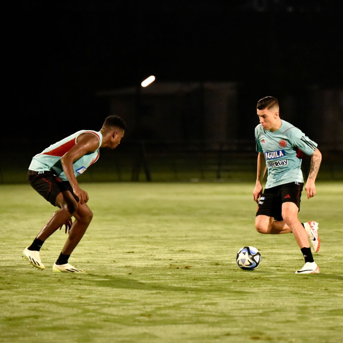 Eliminatorias al Mundial: así podrá ver el partido de Colombia Vs. Uruguay Para esta semana, a la Selección Colombia le esperan dos partidos difíciles de cara a las eliminatorias al Mundial 2026, pues tendrá que enfrentarse contra las selecciones de Uruguay y Ecuador.
