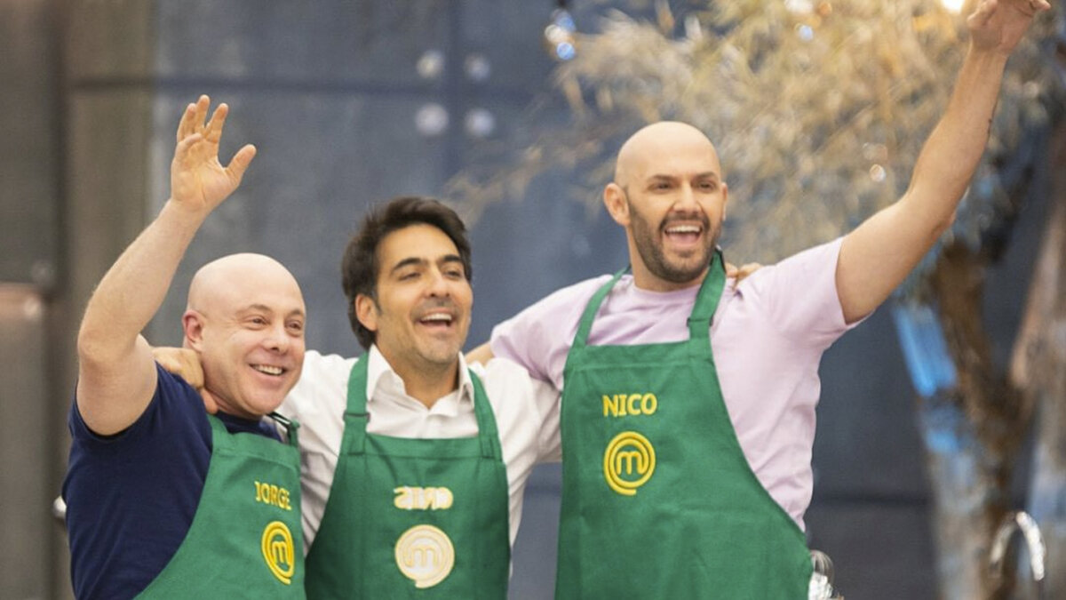 Este es el jurado de 'Master Chef Celebrity' que habría renunciado en la final del programa 9 Este es el jurado de 'Master Chef Celebrity' que habría renunciado en la final del programa Uno de los jurados de 'Master Chef Clebrity' habría decidido abandonar el programa. Les contamos de quién se trata.