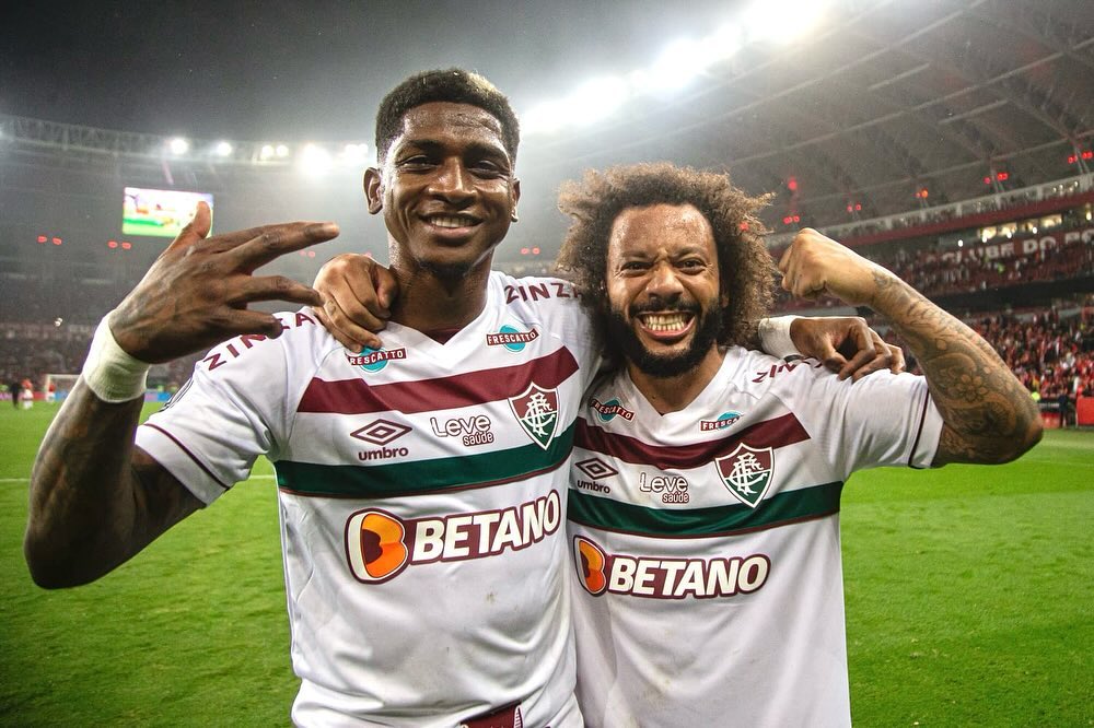 Estos son los 4 colombianos que jugarán la final de la Libertadores entre Boca y Fluminense Boca Juniors de Argentina se interpuso a Palmeiras de Brasil y evitó una final brasileña en la Copa Libertadores de América que se jugará el próximo 4 de noviembre en el estadio de Maracaná, con participación de cuatro colombianos en la cita continental.