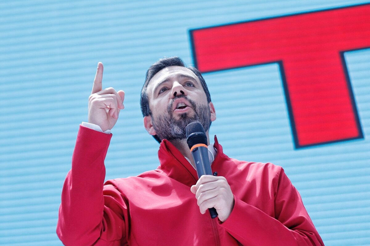 Galán se consolida como el nuevo alcalde de Bogotá Tras arrasar en las votaciones de la capital, el candidato Carlos Galán se consolida como el nuevo mandatario de la capital. 