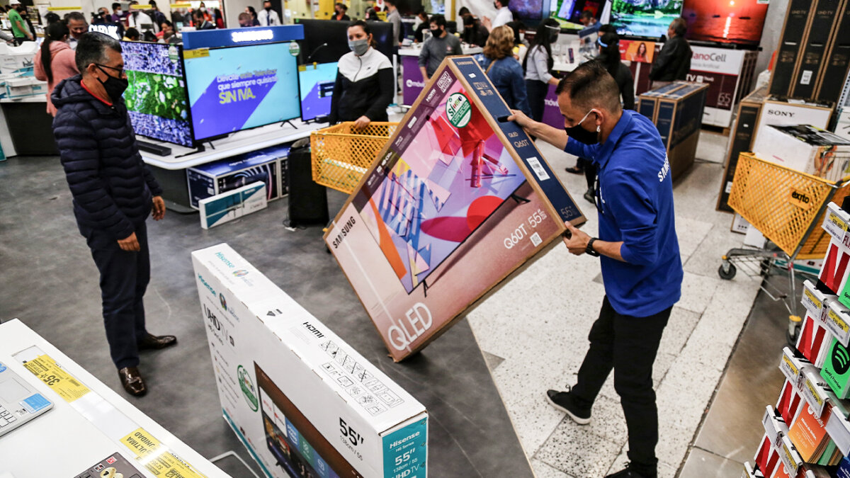 Hotsale reemplaza a los ‘Días sin IVA’ Hasta el próximo 23 de octubre, los colombianos podrán darse el gustico de hacer sus compras de los regalos de navidad o premiarse con algún antojito a la par que ahorran gracias a la estrategia Hotsale®, en la cual 80 marcas comerciales del país se pusieron de acuerdo para ponerle buenos descuentos a sus productos.