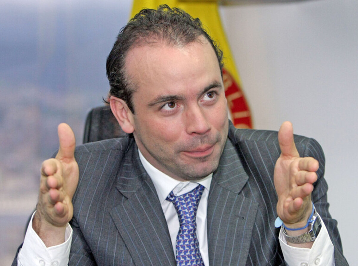 Juego sucio contra la campaña de Galán 2 Juego sucio contra la campaña de Galán La inteligencia artificial ha sido un arma utilizada en estas elecciones para atacar a algunos candidatos. Conozca como la usaron en contra de Galán y Alejandro Éder.