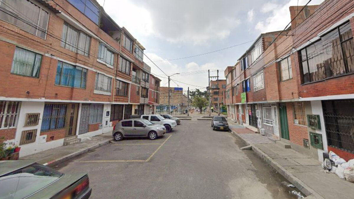 Ladrón murió en tiroteo con la Policía en Kennedy Mientras la Policía se encontraba realizando labores de patrullaje, pillaron a dos delincuentes que se encontraban cometiendo un hurto. Cuando las autoridades intentaron detenerlos, se formó una balacera y uno de los ladrones murió.