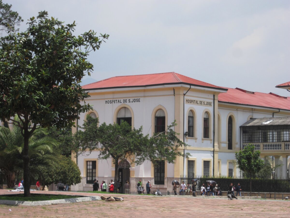 Los espíritus más famosos en hospitales colombianos Hay lugares en los que la actividad paranormal es más alta que en otros, por eso en Q’HUBO traemos los 5 hospitales donde, dicen, habitan los espíritus más famosos de Colombia, a causa de las muertes que se presentaron allí.