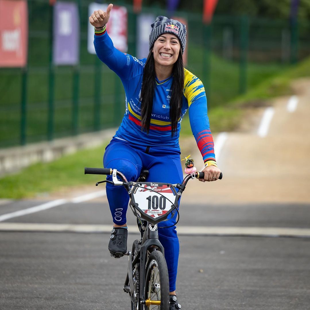 Mariana Pajón la reina Midas del BMX 2 Mariana Pajón la reina Midas del BMX Le contamos cuales son las mejores medallas que ha logrado Mariana Pajón, una de las deportistas que ha dejado en alto el nombre de Colombia.