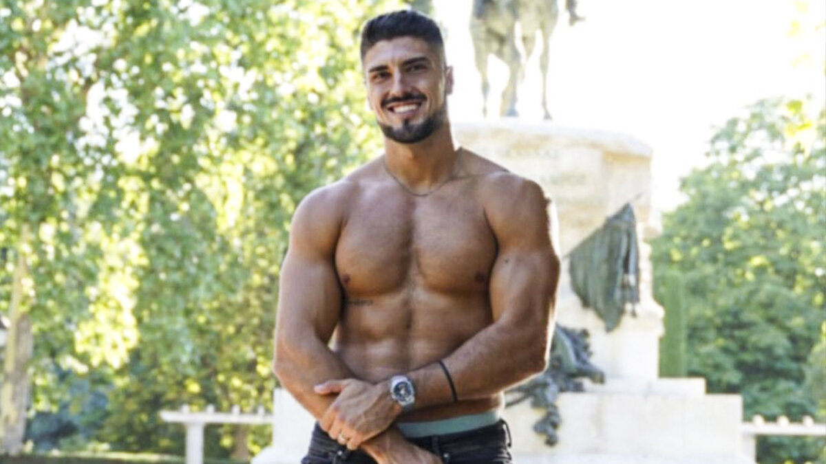 Miguel Guerrero, el futbolista que "colgó los guayos" y abrió un OnlyFans Miguel Guerrero Albarán es un exfutbolista español de 29 años que decidió retirarse de las canchas para dedicarse a la creación de contenido para adultos en la plataforma OnlyFans.
