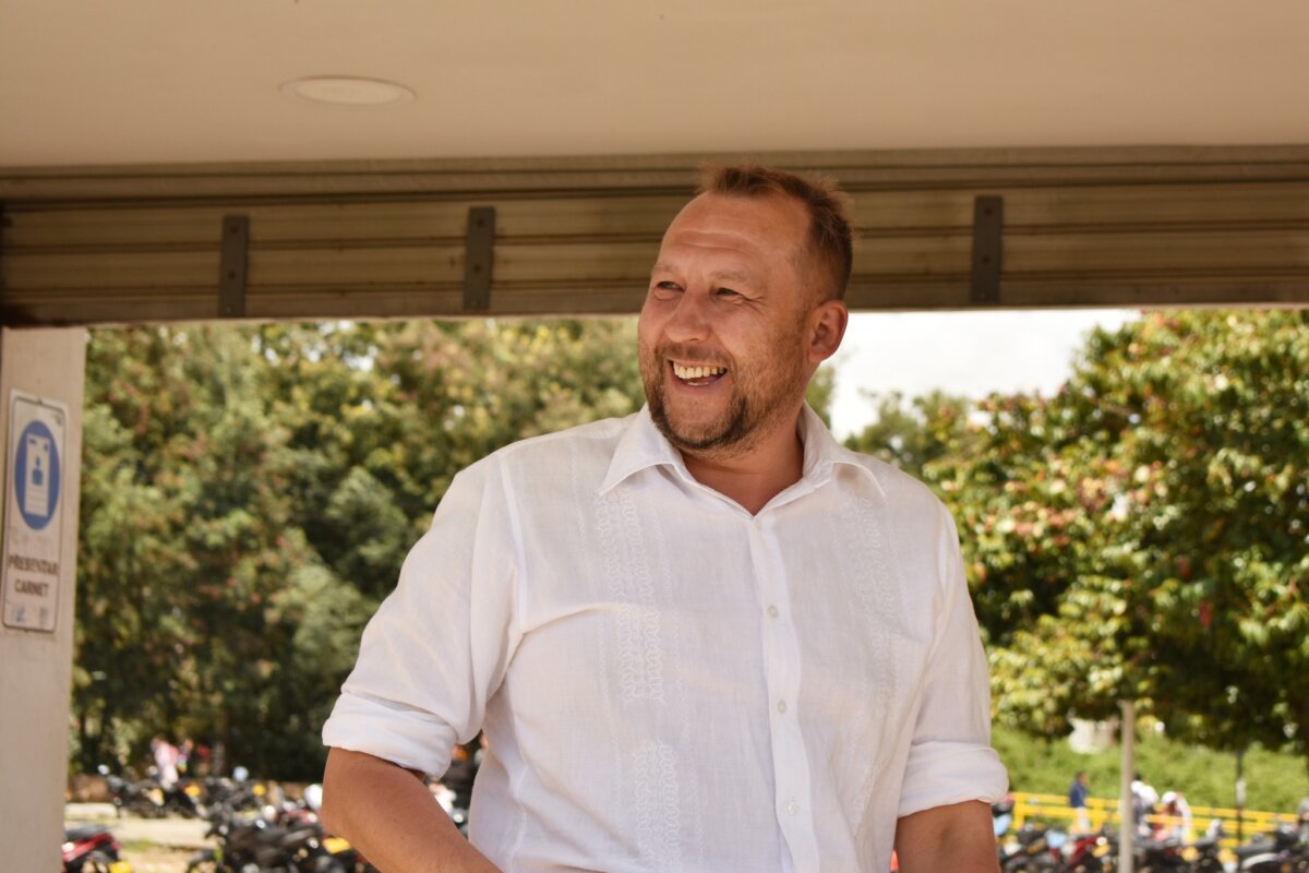 Mikhail Krasnov, el ruso que logró llevarse la Alcaldía de Tunja El ruso que llegó de intercambio y hace 15 años vive en Tunja, obtuvo el 31,66% de los votos, lo que lo convirtió en el nuevo mandatario de la capital de Boyacá.