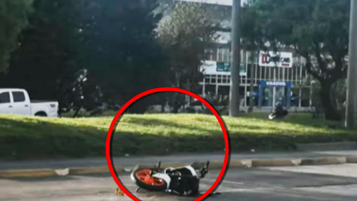 Motero falleció en accidente vial en Suba Un fatal accidente de tránsito se presentó en la mañana de este domingo en la localidad de Suba a la altura de la Autopista Norte con calle 128. El siniestro vial cobró la vida de un motociclista.