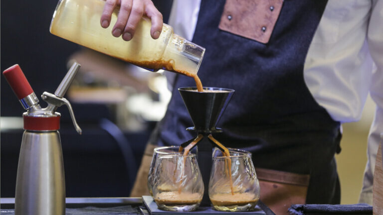 café