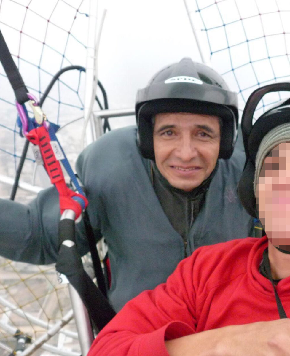 Parapentista habría sido asesinado por trabajar en una campaña política 1 Parapentista habría sido asesinado por trabajar en una campaña política En las últimas horas, se dio a conocer un lamentable hecho ocurrido en el municipio de Tuluá (Valle del Cauca) donde un parapentista fue asesinado de varios disparos, al parecer, por trabajar en una campaña política.