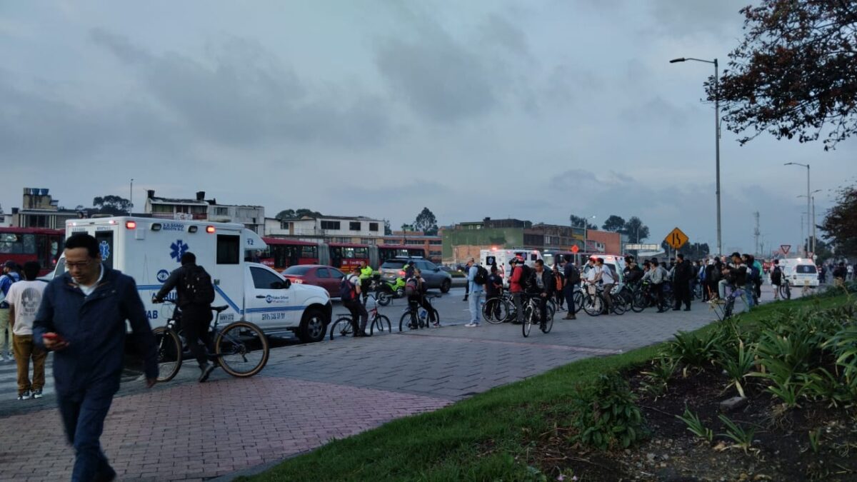 Peatón falleció accidentalmente en la localidad de Antonio Nariño 1 Peatón falleció accidentalmente en la localidad de Antonio Nariño En la tarde de este lunes 30 de octubre, un trágico accidente le quitó la vida a un peatón.