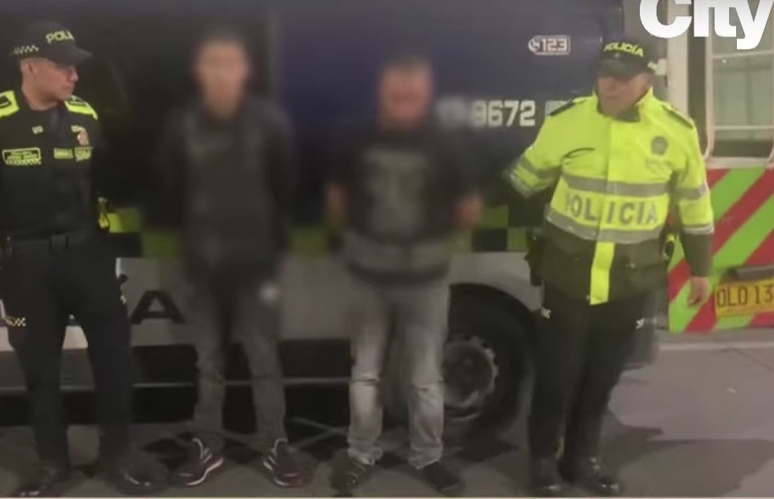 Policía de TransMilenio desarticula 2 bandas de ladrones 1 Policía de TransMilenio desarticula 2 bandas de ladrones En medio de un robo en TransMilenio, las autoridades lograron desarticular dos bandas criminales.