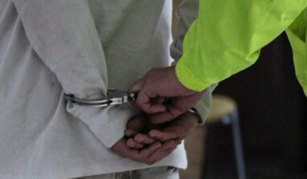 Cayó alias 'Beto': señalado de vender droga en Tunjuelito Alias 'Beto' amenazaba a sus vecinos con arma de fuego para que no lo denunciaran.