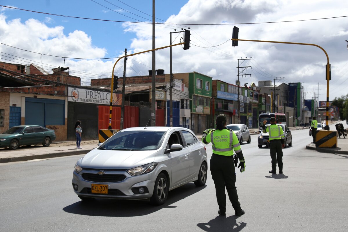 Que el pico y placa no lo coja desprevenido hoy Estas son las restricciones de pico y placa para este martes 3 de octubre del 2023.