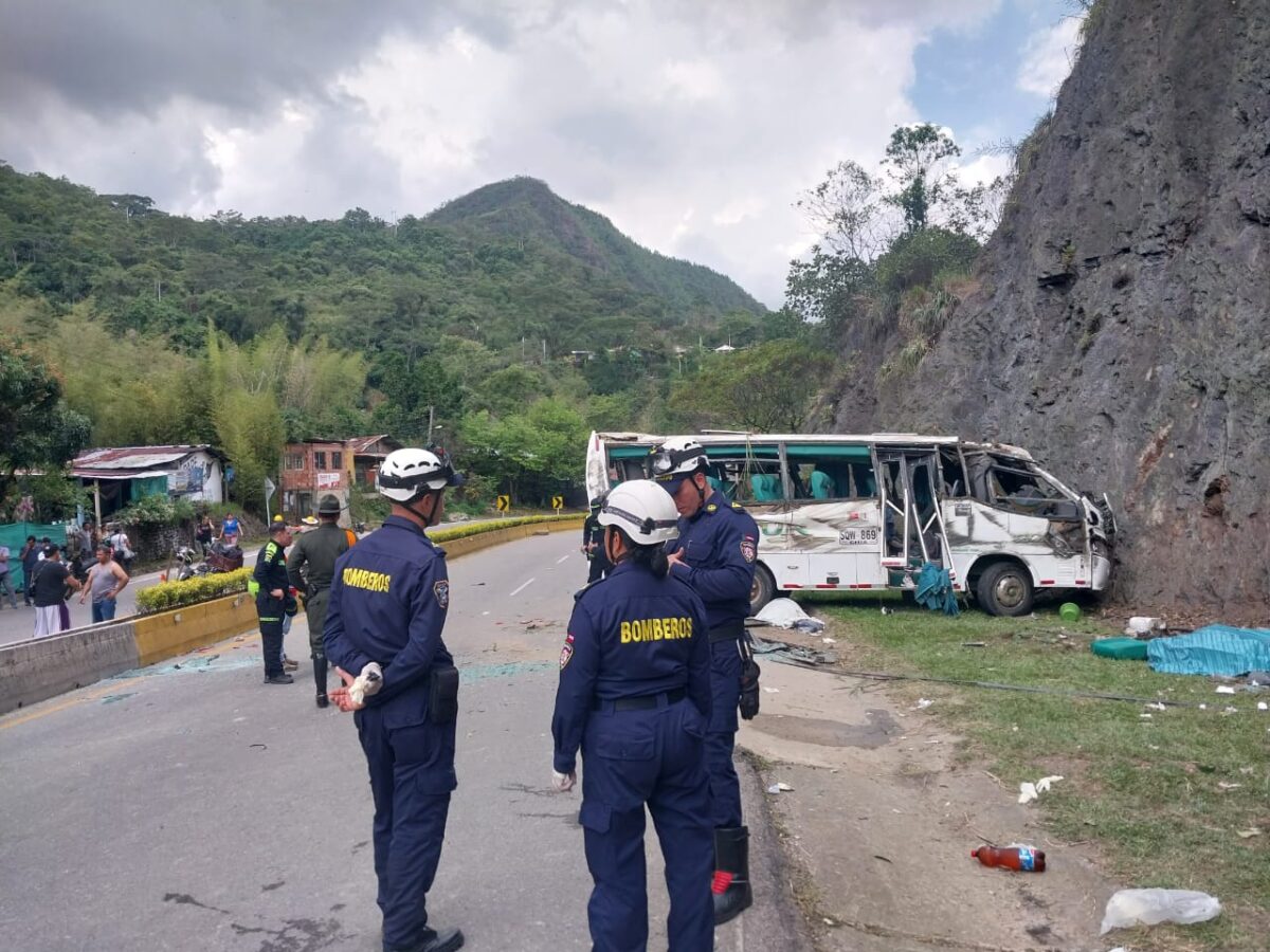 Estas son las tres víctimas fatales de accidente de bus en la vía Bogotá- Villeta El accidente dejó 3 personas muertas y 24 heridos.