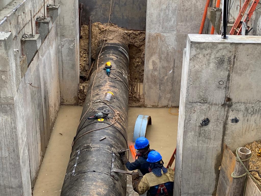 Siete localidades de Bogotá se quedarán sin agua durante 24 horas Debido a obras de reparación y mantenimiento de las redes de distribución de agua en algunos sectores de la ciudad y para garantizar el suministro continuo a toda la ciudadanía, la Empresa de Acueducto y Alcantarillado de Bogotá (EEAB), suspenderá temporalmente el servicio en diferentes puntos.
