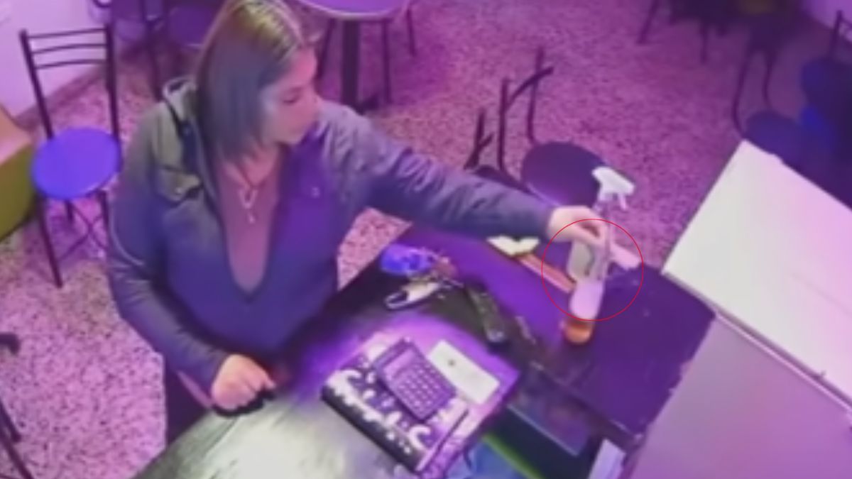 ¡Aberrante! Capturan a mujer señalada de abusar de su hijo de 6 años Envían a la cárcel a una mujer que, presuntamente, abusaba sexualmente de su hijo de 6 años.
