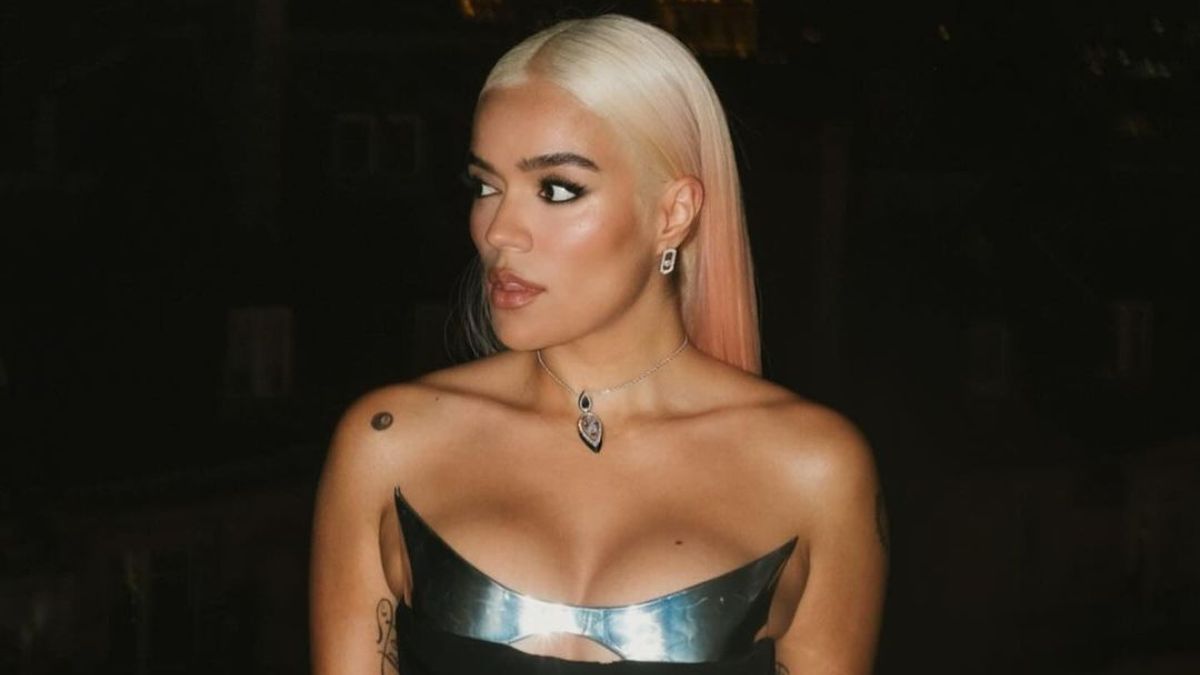 En pleno concierto la memoria le falló a Karol G mientras cantaba 'Mami' Entre risas, la cantante colombiana Karol G reconoció un pequeño error que tuvo en el escenario durante un concierto en Ciudad de México.