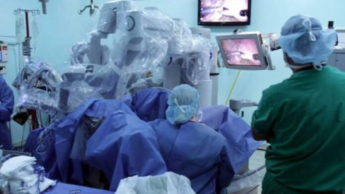 Mujer falleció luego de hacerse una liposucción en una clínica clandestina 2 Mujer falleció luego de hacerse una liposucción en una clínica clandestina La víctima fue identificada como Johana Andrea Gómez, de 40 años. La mujer enfrentó complicaciones médicas y fue trasladada a un centro asistencial, donde lamentablemente falleció.