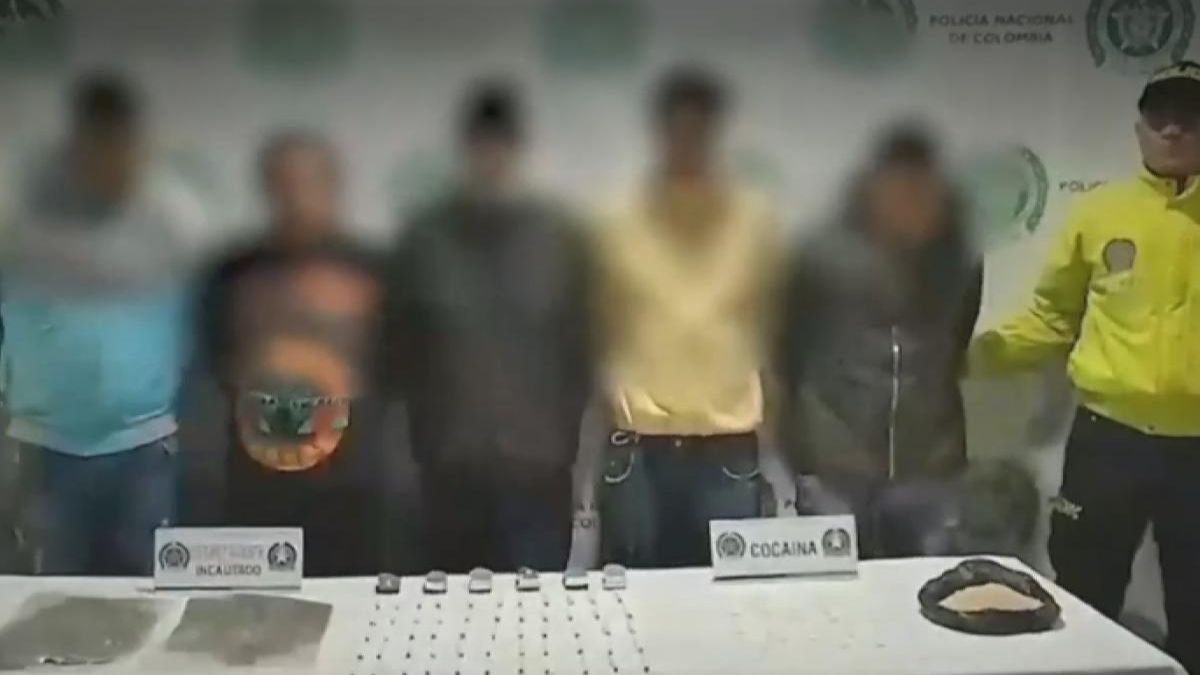 Policía infiltrada enamoró a cabecilla del 'Tren de Aragua' para que cayera Durante ocho meses la uniformada se encargó de enamorar a alias Guillermo, el peligroso cabecilla de una banda que se encargaba del micrográfico en el centro de Bogotá.