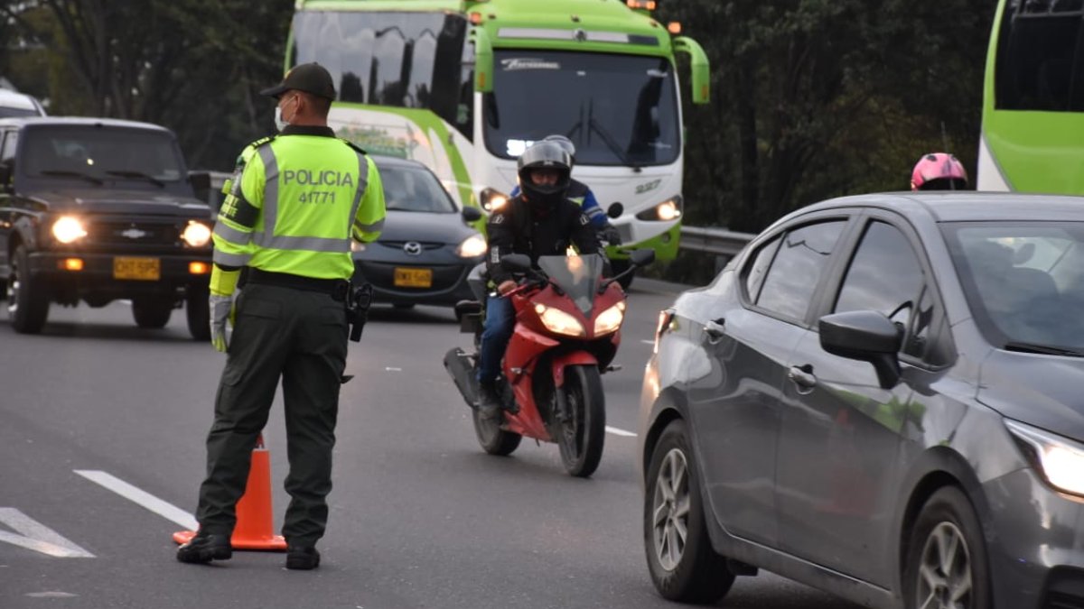 Pille el pico y placa para hoy miércoles 7 Pille el pico y placa para hoy miércoles Estas son las restricciones de pico y placa para este miércoles 25 de octubre del 2023.
