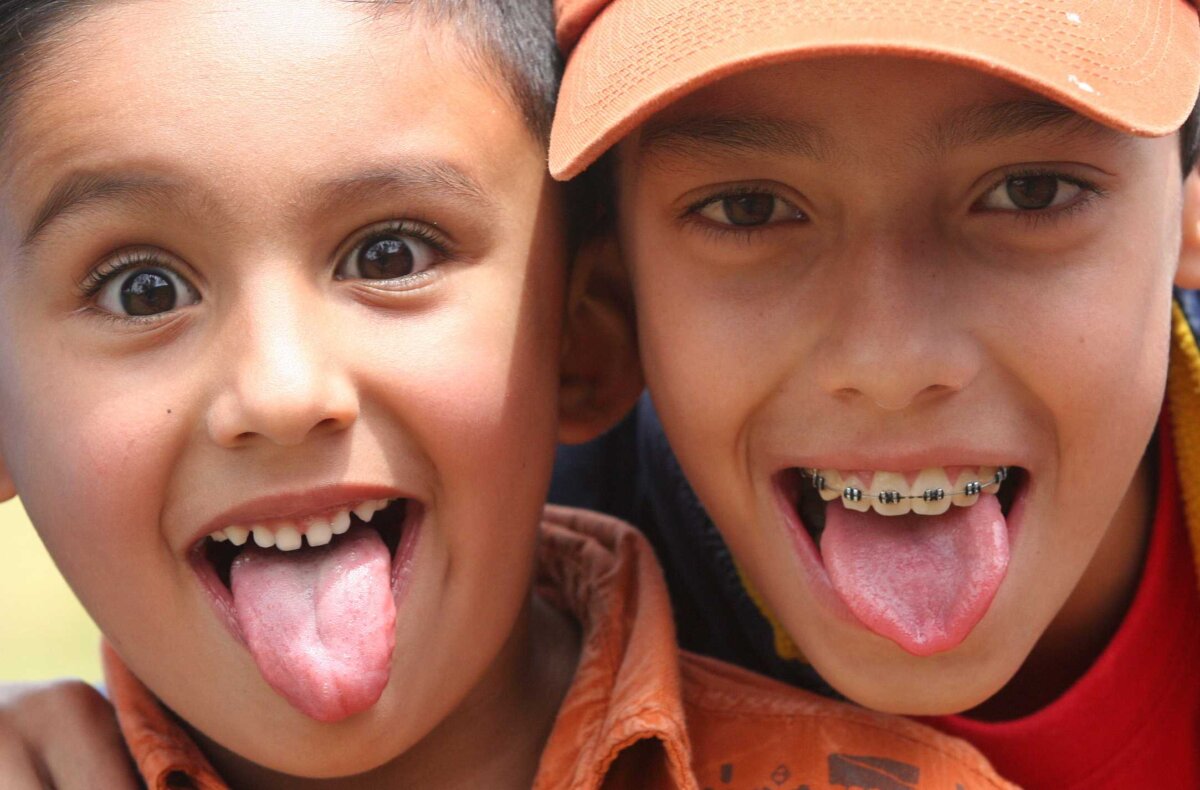 Su lengua puede ayudarle a detectar algunas enfermedades La lengua es un órgano que pese a ser la piedra angular de muchas acciones básicas como hablar o deglutir, generalmente no destaca mayor interés, sin embargo, es importante prestarle atención, pues a partir de aspectos como su color, es posible detectar algunas enfermedades.