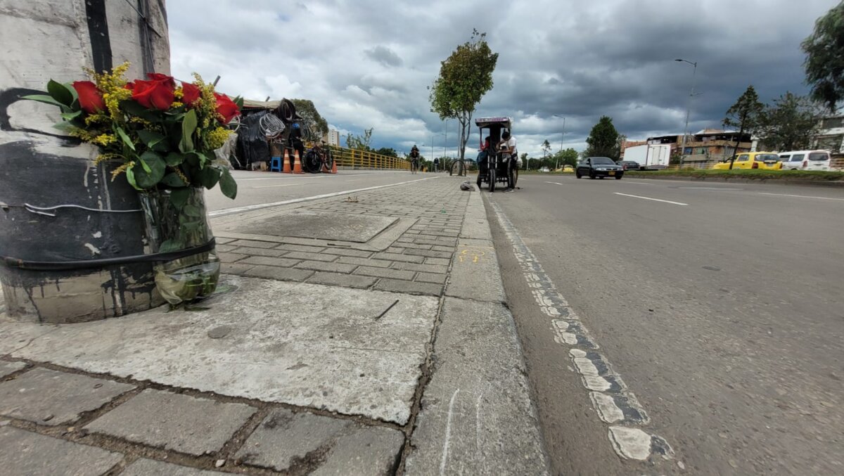 Trágica jornada para moteros en Suba Entre la noche del viernes y la madrugada del sábado, dos motociclistas sufrieron aparatosos accidentes en diferentes vías de la localidad de Suba. Aunque fueron hechos aislados desafortunadamente, ambos fallecieron de forma similar. En Q'Hubo le contamos como sucedió.