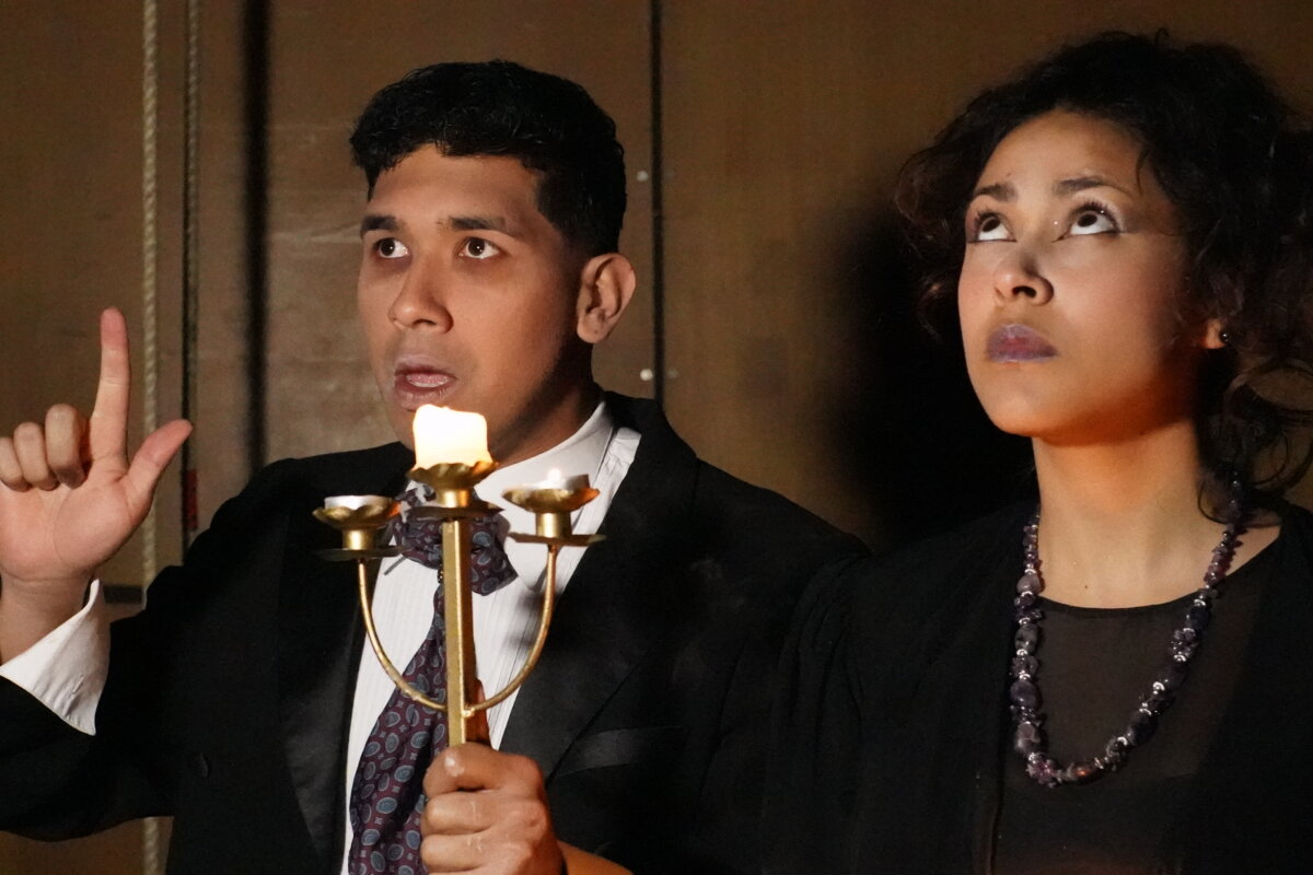 Visite los fantasmas del Teatro Jorge Eliécer Gaitán 4 Visite los fantasmas del Teatro Jorge Eliécer Gaitán Con la llegada de octubre, los recorridos de experiencias paranormales se adueñan de Bogotá, creando la oportunidad de conocer los misterios que se esconden en la ciudad y el Teatro Jorge Eliécer Gaitán no se quedó atrás.