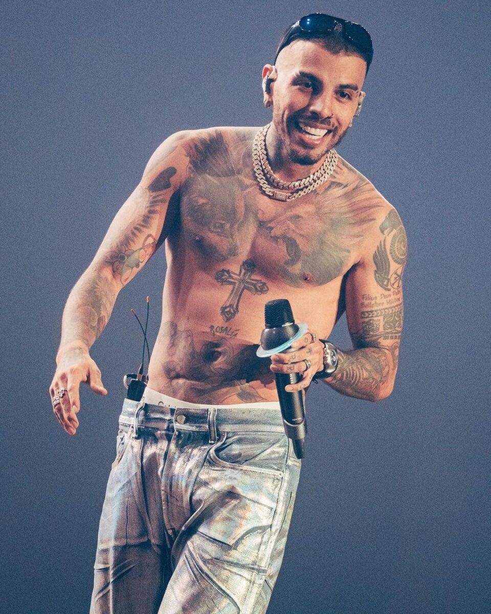 Vuelve a plantar a sus seguidores: Rauw Alejandro canceló su gira en Latinoamérica Rauw Alejandro vuelve a decepcionar a sus miles de seguidores en Colombia, los que habían adquirido sus entradas a sus dos conciertos, uno en Bogotá y otro en Medellín.