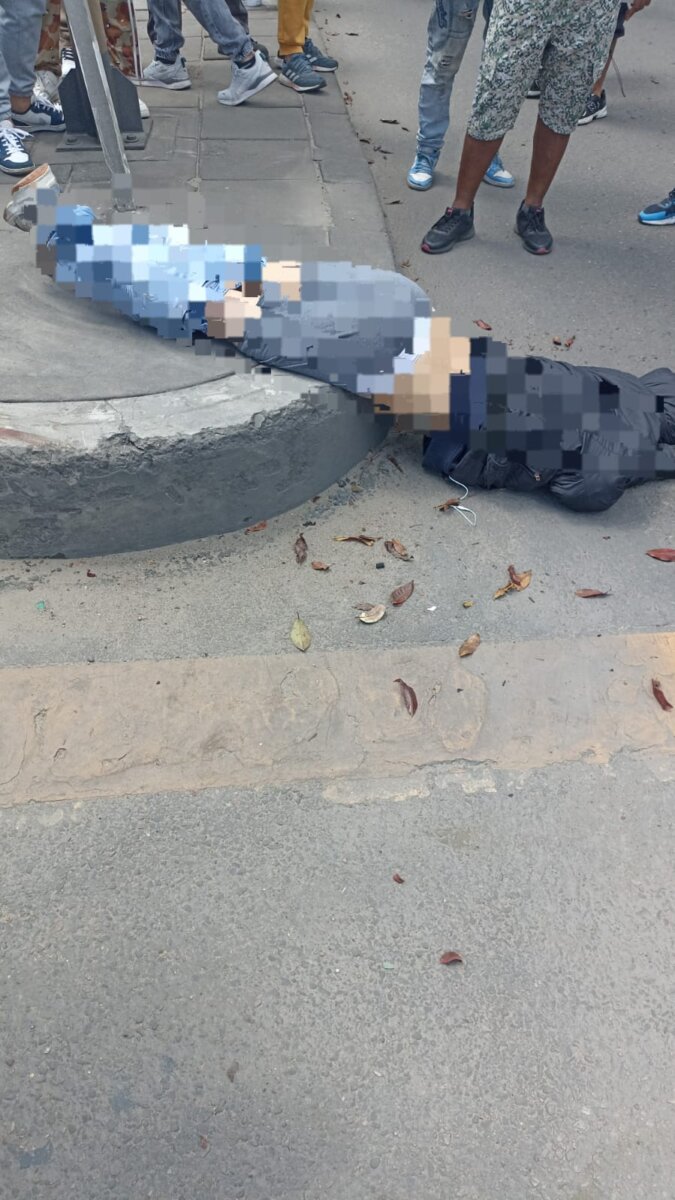Trágico accidente cobró la vida en un motociclista en Engativá 1 Trágico accidente cobró la vida en un motociclista en Engativá Un motociclista murió tras golpearse con un objeto en la Av. Mutis, en Engativá. Esto es lo que se sabe.