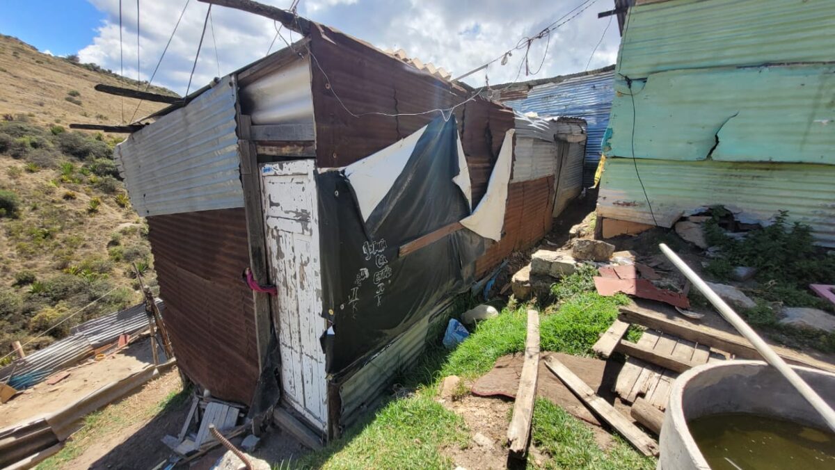 ¡Infame! Asesinó a su pareja y durmió con el cuerpo 5 días en una casa en Ciudad Bolívar Un atroz feminicidio se conoció en las últimas horas: al interior de una vivienda en Ciudad Bolívar, un sujeto asesinó a sangre fría a su pareja y permaneció con el cuerpo durante cinco días.