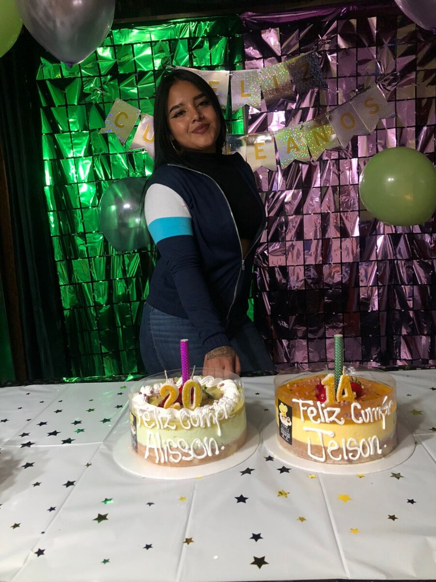 Piden justicia por muerte de Alison en siniestro vial 2 Piden justicia por muerte de Alison en siniestro vial Óscar Rivera, padre de la víctima, le pide a las autoridades que esclarezcan los hechos del siniestro en el que su hija murió, pues cree que no se trató de un simple accidente.