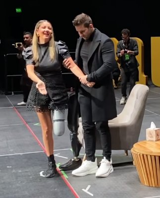 "Los milagros existen": Daniela Álvarez después de volver a saltar en una sola pierna La modelo Daniela Álvarez ha tenido que afrontar duras situaciones luego de que una de sus piernas fuera amputada en el año 2020, a causa de una isquemia.